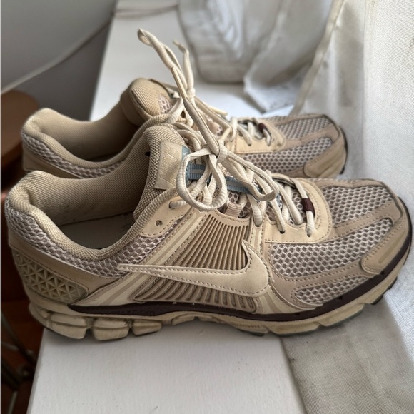 Nike Zoom Vomero 5 sneakers - Picture 9 of 10